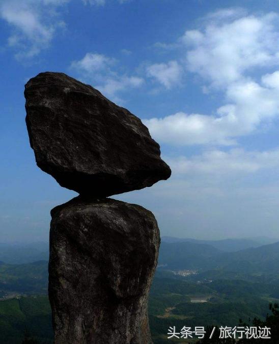 世界最危险的石头之一,隐藏在福建深山中,太险了感觉要掉下来