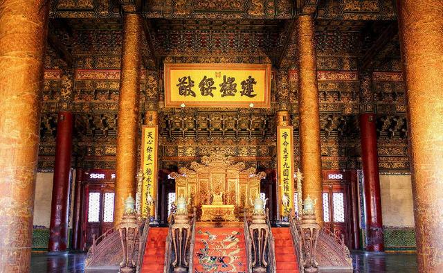 发财中国年丨揭秘历史上清朝皇帝怎么过春节？年夜饭吃什么