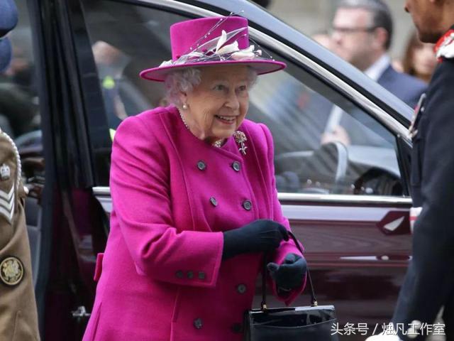 关于英国王室成员的15个古怪生活方式，英国女王雇人给她磨合新鞋