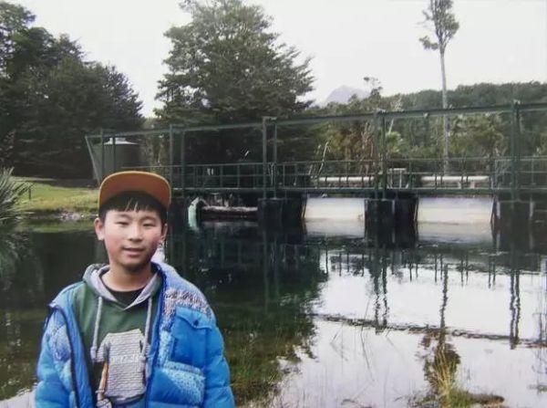 华裔男孩失踪悬案：一对毫无血缘的父子，一场“精心伪造的自杀”