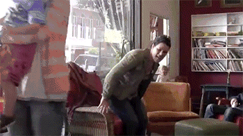 很多人喜欢开朋友玩笑 甚至搞恶作剧