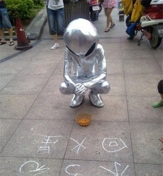 外星人也来抢饭碗