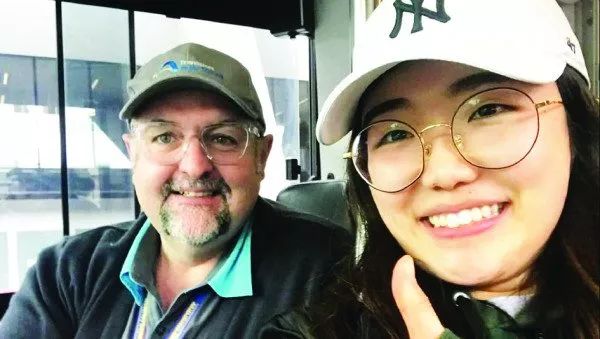 UNSW中国留学生登机前遗失护照,机场大哭!一