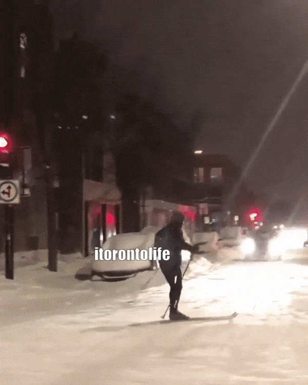 苦中作乐第一名,加拿大人民在hwy被堵死,竟干了这件事