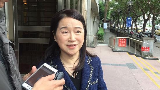 据台湾《联合报》报道,台湾名嘴黄光芹前年上电视批评媒体人周玉蔻"