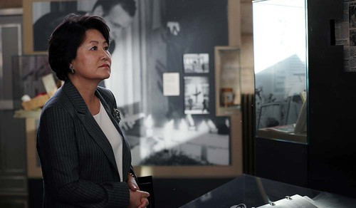 金正淑参观展馆