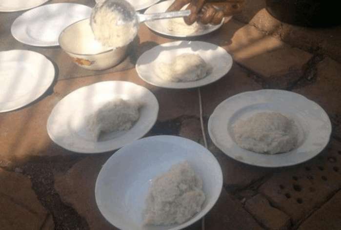 实拍: 非洲人是这样做米饭的, 你还敢嫁到非洲去吗