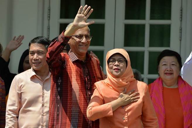 新加坡首位女总统哈莉玛反击「我不是后备总统」 - 华人头条