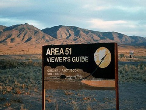 美国《大众机械》月刊网站9月14日发表了马特·布利茨的题为《51区