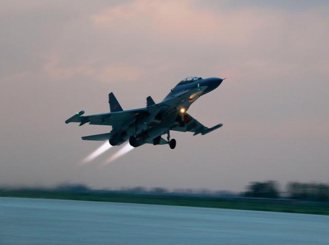 美国知名军火商将歼11列为b21的潜在威胁,但却搞错了机型