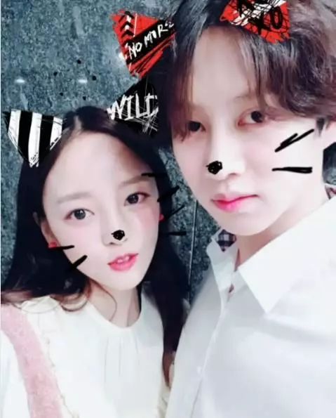 韩国爱豆界的人脉王!和女爱豆牵手拥抱却不会被传绯闻的奇男子!