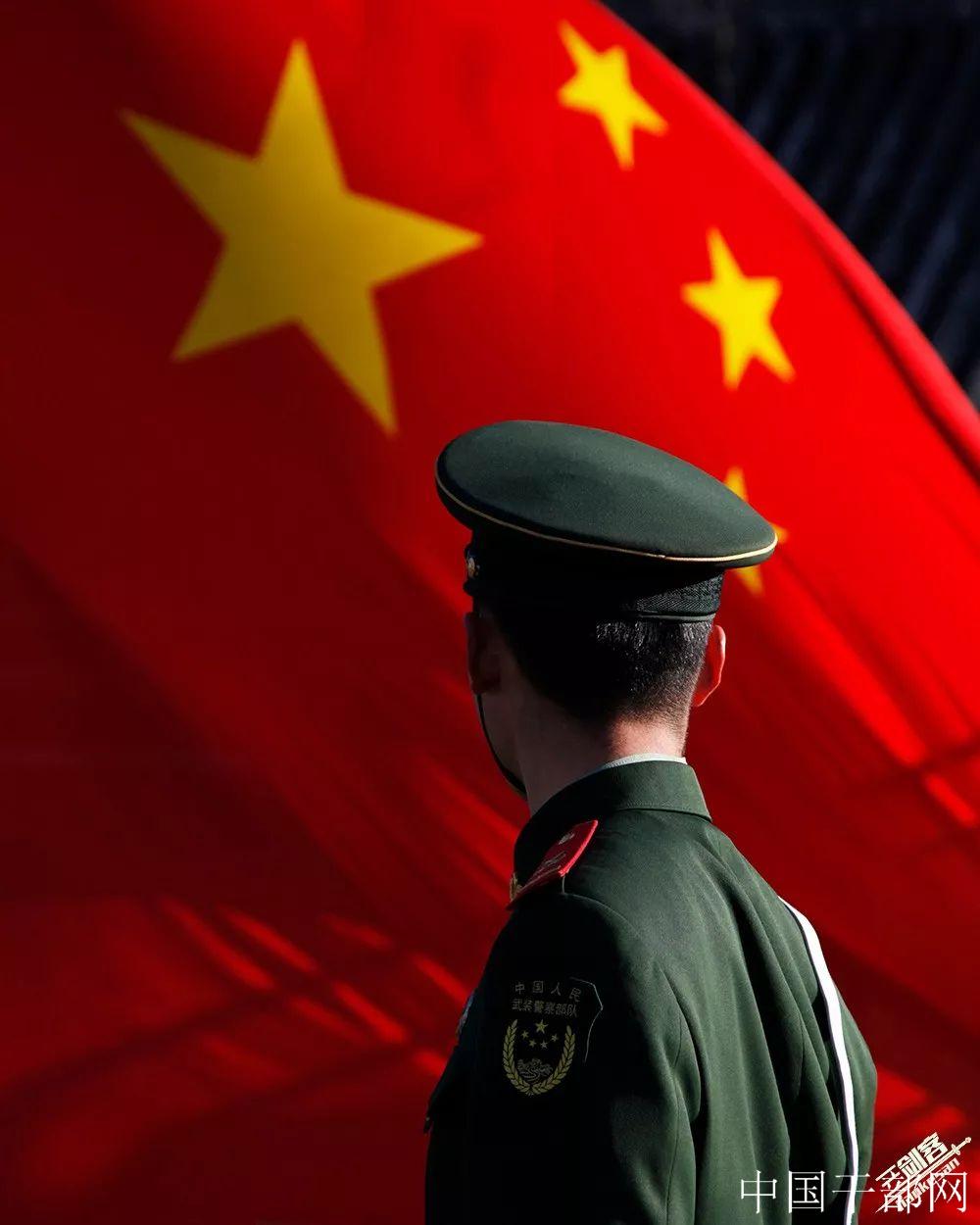 别了,武警天安门国旗护卫队!你好,解放军仪仗队!