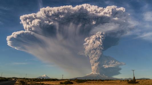 堪察加半岛火山喷发图片