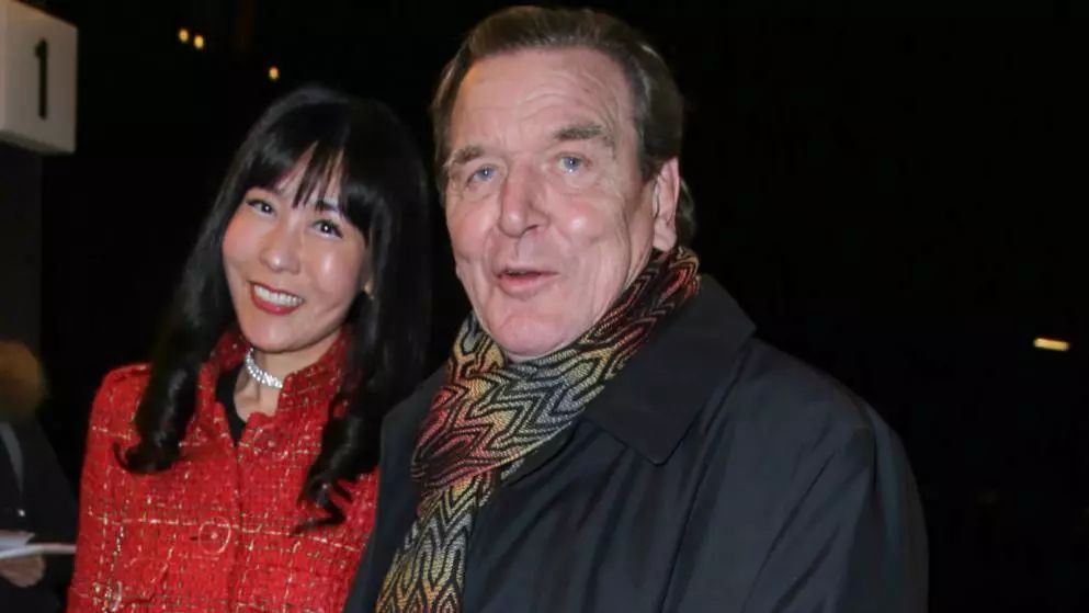 相差26岁!德国前总理施罗德年内与韩国女友办婚礼