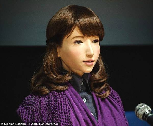日本女机器人主播或将上岗 长相甜美表情丰富