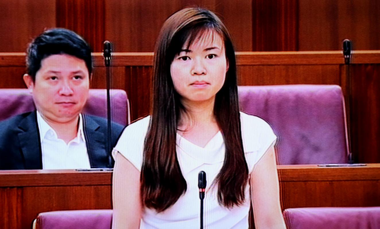 新·社会|"干爹"网站有伤风化 政府如何斩情丝?