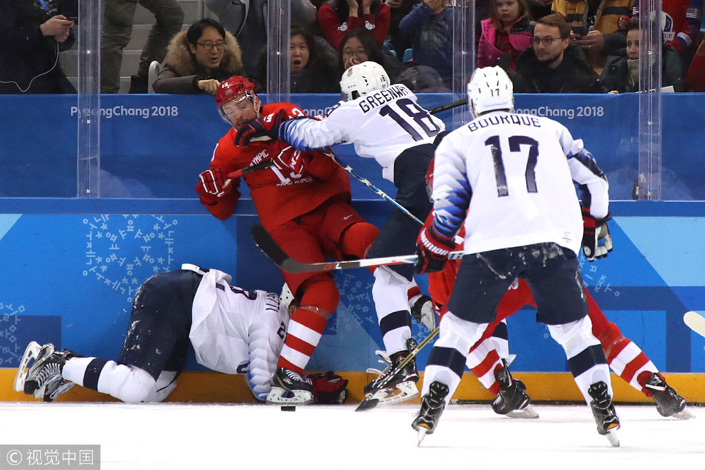 冬奥冰球美国与俄罗斯干起来了!(高清组图)