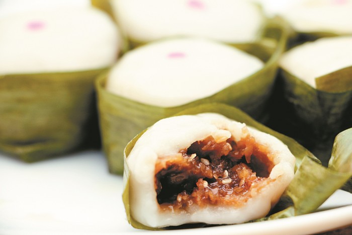 "薏粑"是海南人著名的风味小吃之一,同时也称之为"忆粿"或"椰子粿".