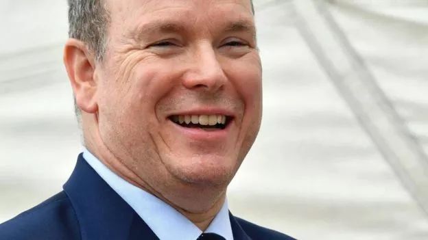 摩纳哥的执政君主阿贝尔二世亲王正在寻求平衡全国百万富翁住房的同时