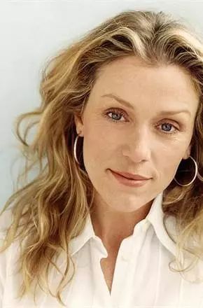 或许你不喜欢《三块广告牌》里的暴力妈妈,但是奥斯