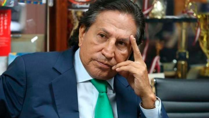 前总统亚历杭德罗·托莱多·曼里克(2001-2006)周五在美国否认曾收到