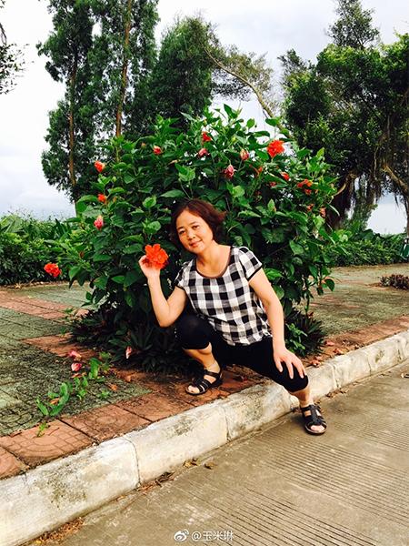 听说中国妈妈出门旅游,都是一条丝巾走天下?