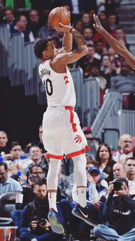 科比转发德罗赞比赛照:曼巴队伍