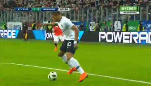 姆巴佩是二战之后法国国家队最年轻的梅开二度球员,目前只有19岁3个月