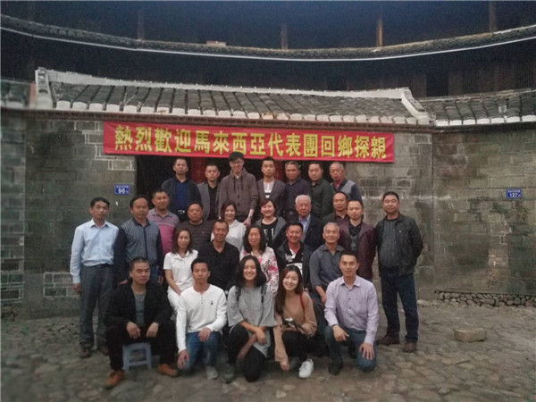 3月26至28日,马来西亚侨胞曾明宝一行7人回祖籍地漳州平和县崎岭乡