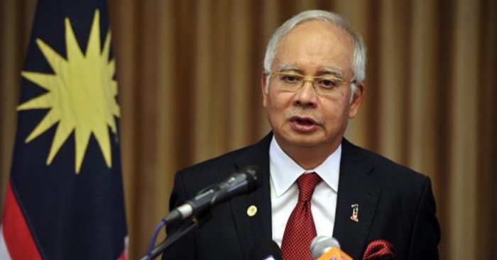 首相拿督斯里纳吉今天(6日)通过电视直播,宣布国会明(7日)解散,为第14