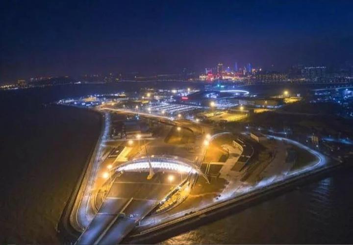 港珠澳大桥珠海口岸夜景历史性的一刻