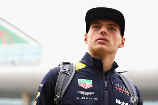 f1 中国站车手走赛道 汉密尔顿劲酷维特尔露灿笑