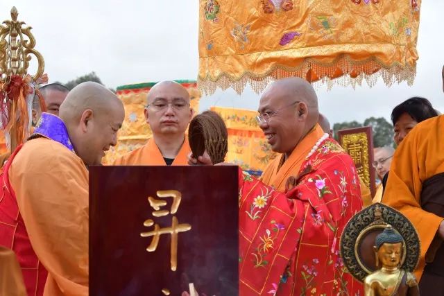 中国北京灵光寺方丈