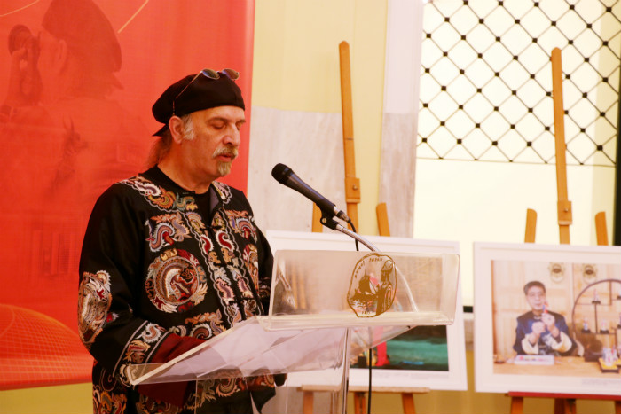 交流密切 | "希腊摄影师拍北京图片展"在比雷埃夫斯开幕 - 华人头条