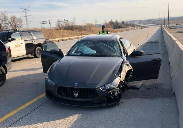 疯了!华人男司机驾玛莎拉蒂将警车撞飞 警察现在还躺在医院