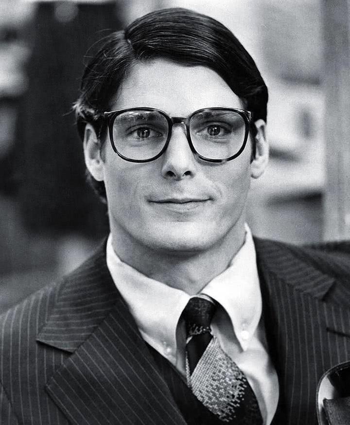 文在寅青葱旧照突然走红,被赞"亚洲版克拉克·肯特"