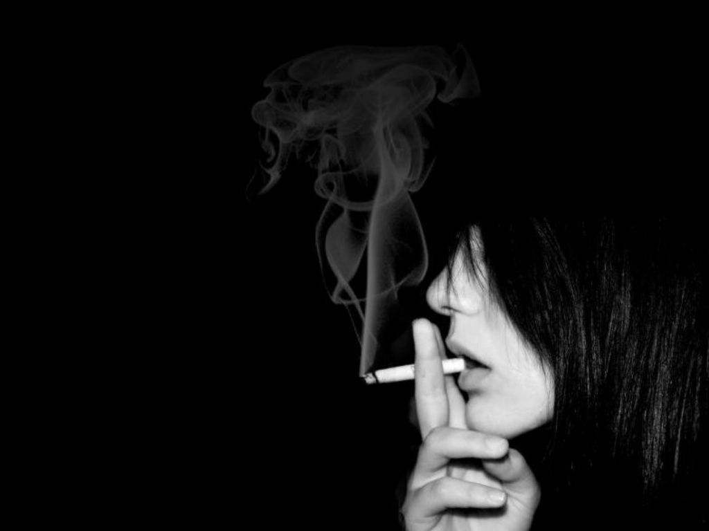 忧伤没有伤口 只有一双描画她的眼睛