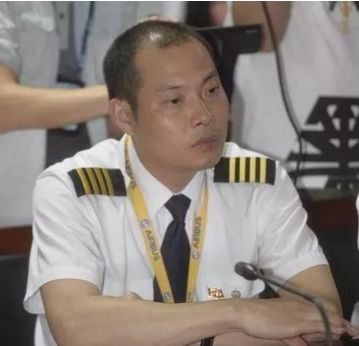 四川航空3u8633机长刘传健