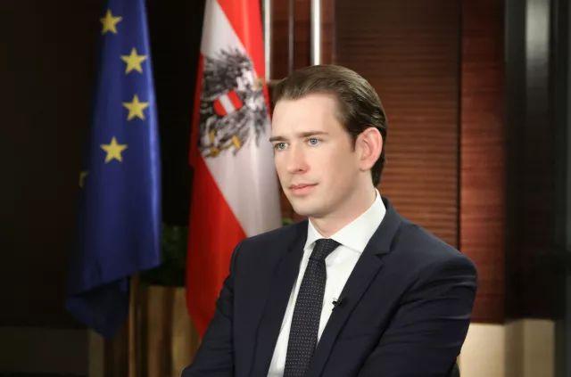 库尔茨接受《风云对话》专访