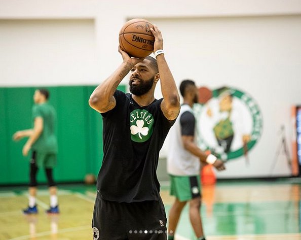 凯尔特人官方晒球队训练图集:训练的场景