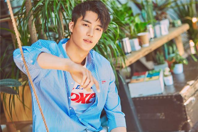 喵星人王燕阳变身文艺暖男引领时尚潮流再现《颤抖吧!阿部》帅气风采