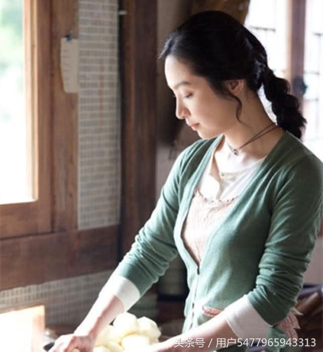 她叫做李敏英,曾经出演过多部电视剧,在娱乐圈中的有一定的名气