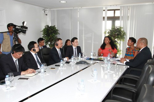 中葡论坛常设秘书处代表团访佛得角