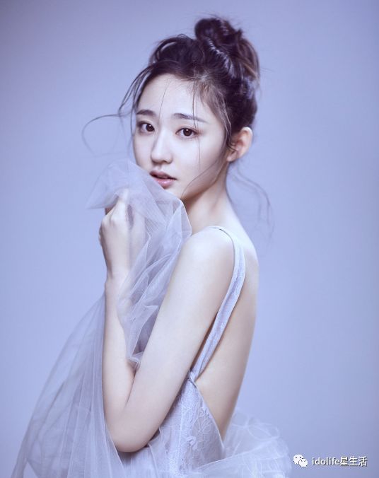 丝马迹" : 比如7月4日是胡彦斌生日,而从王莫涵的点赞中可以知道这天