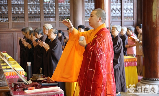 菩萨柳头甘露水令此坛场悉清净