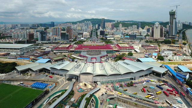 关闸离境车道挤拥 吁用其它口岸