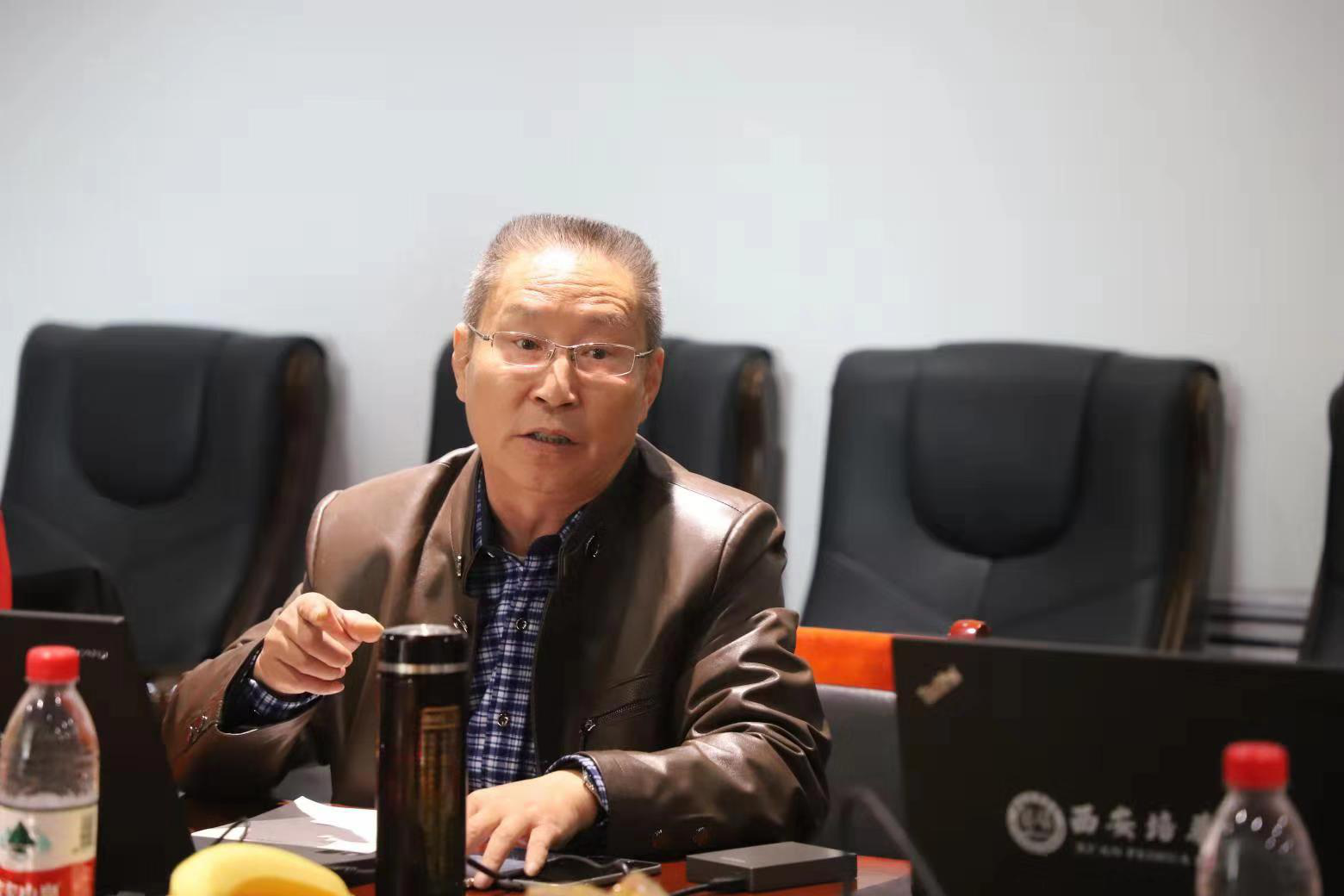 上图:著名作家,编剧,中国国际教育电视台国际影视频道主任 柳荫上图