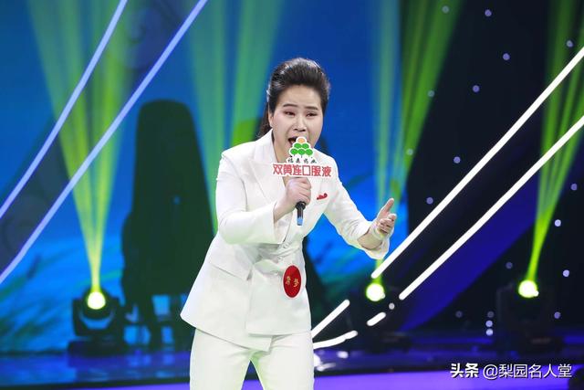 席梦,韩俊娟,石传良,刘俊霞,蒋芳芳,闫玉果为观众带来了豫剧《清风亭