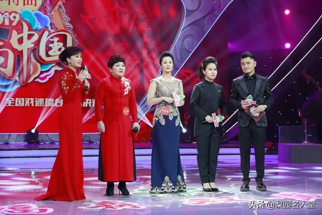 拿到金奖总擂主的席梦显得很平静,她说:能拿到《梨园春》大奖,我觉得