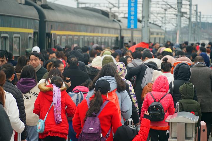 美丽河北e起过年|春运返程遇低温雨雪 这份出行攻略请查收!